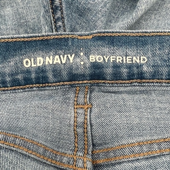 Old Navy Boyfriend Cuffed Hem Jean Shorts Size 8 Women’s - Picture 2 of 5